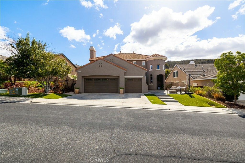 Property Photo:  27605 Bottle Brush Way  CA 92562 