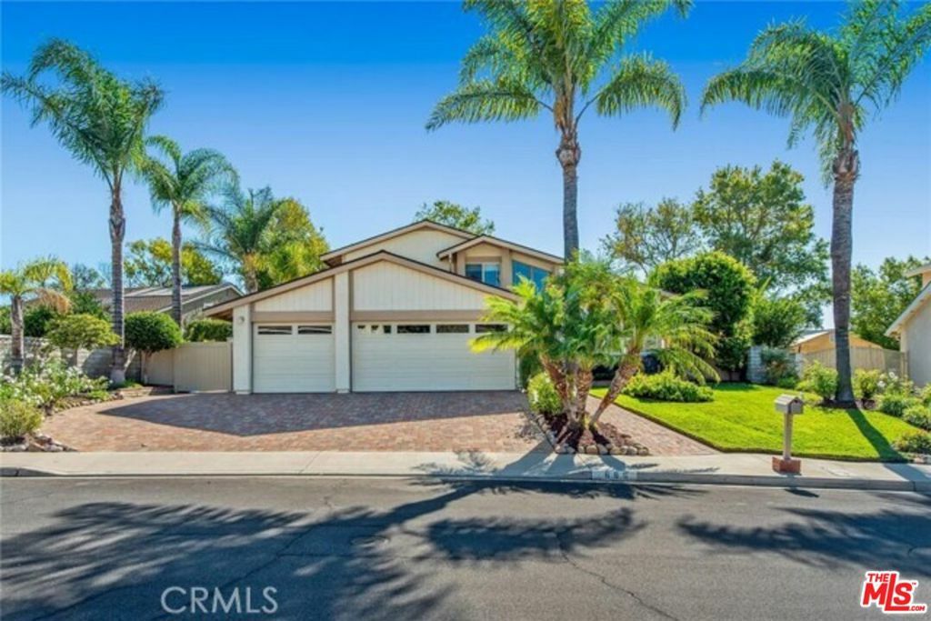 Property Photo: 686 Azalea Street CA 91360