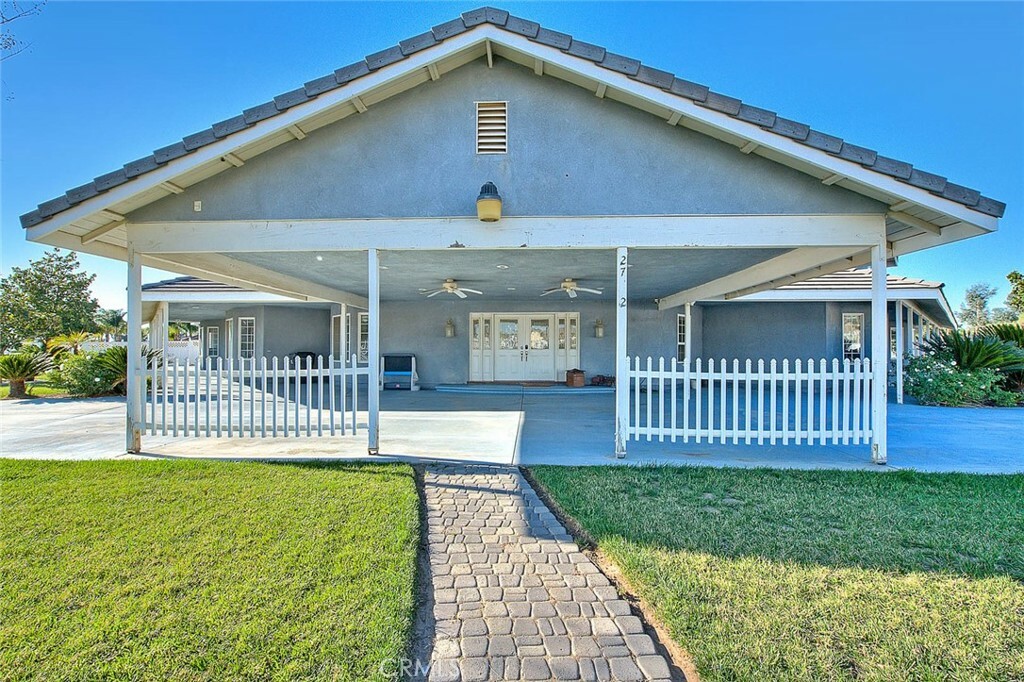 Property Photo:  27732 Calle De Leon  CA 92585 