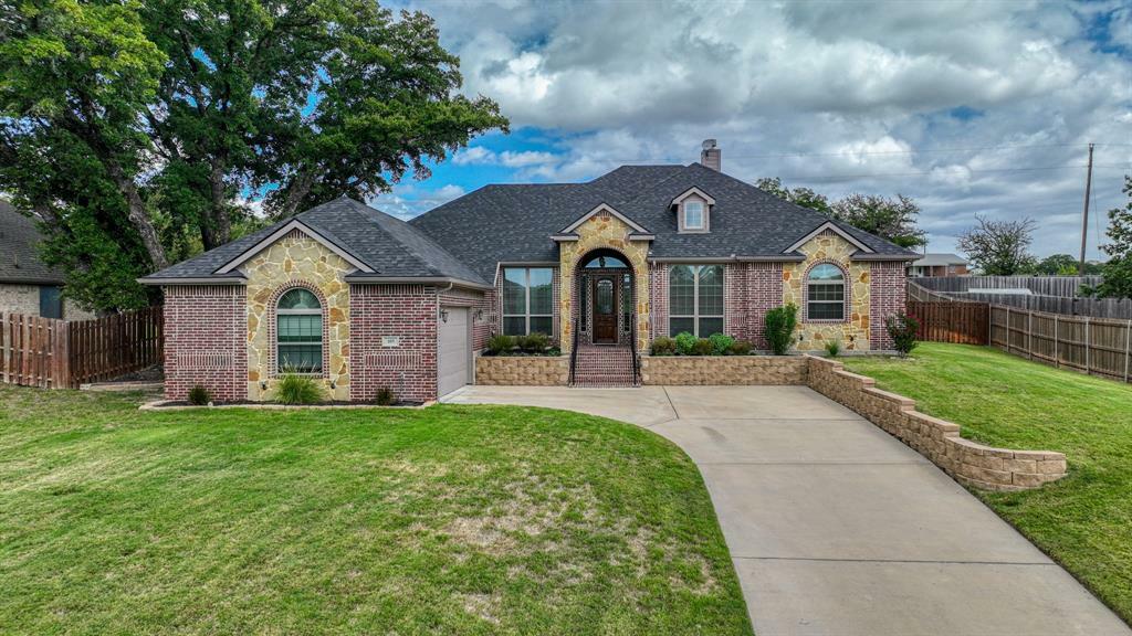 Property Photo: 109 Kari Linda Court TX 76085