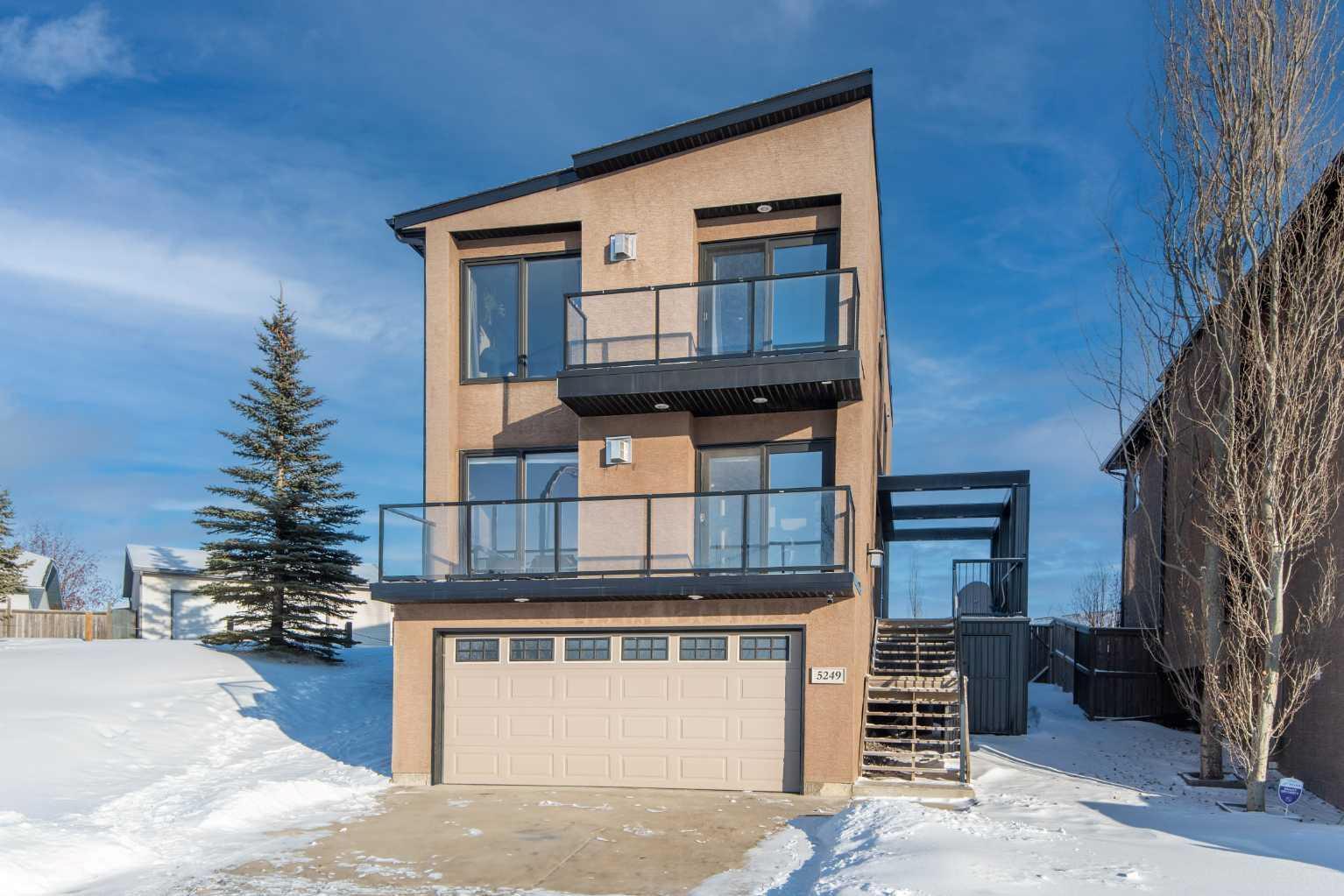 Property Photo: 5249 Westridge Drive AB T0M 0J0