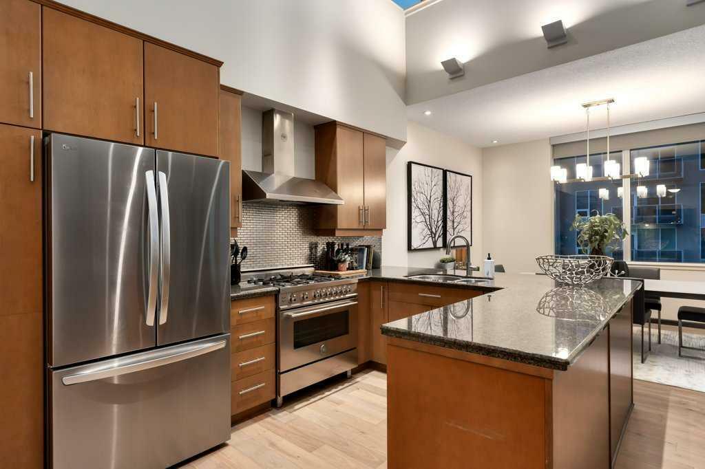Property Photo: 1410 1 Street SE 2302 AB T2G 5T7