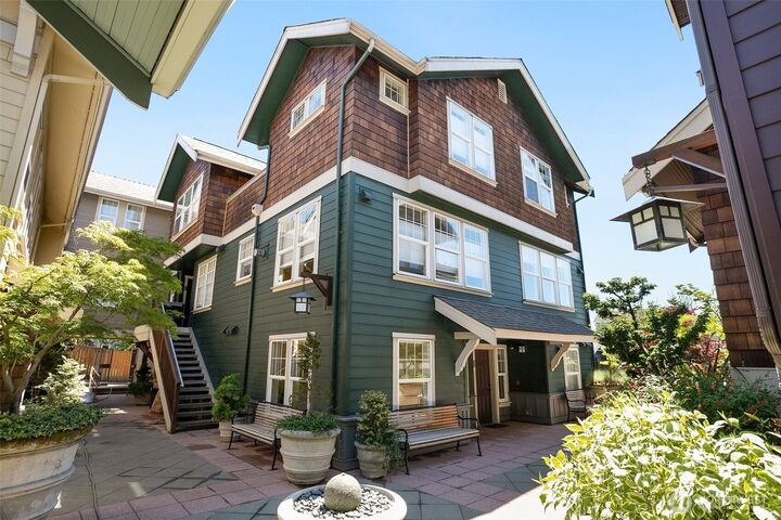 5430  California Avenue SW 3A  Seattle WA 98136 photo