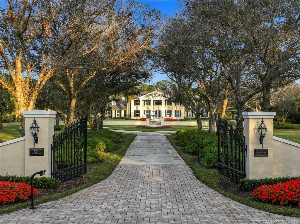 Property Photo:  5551 SW Mistletoe Lane  FL 34990 
