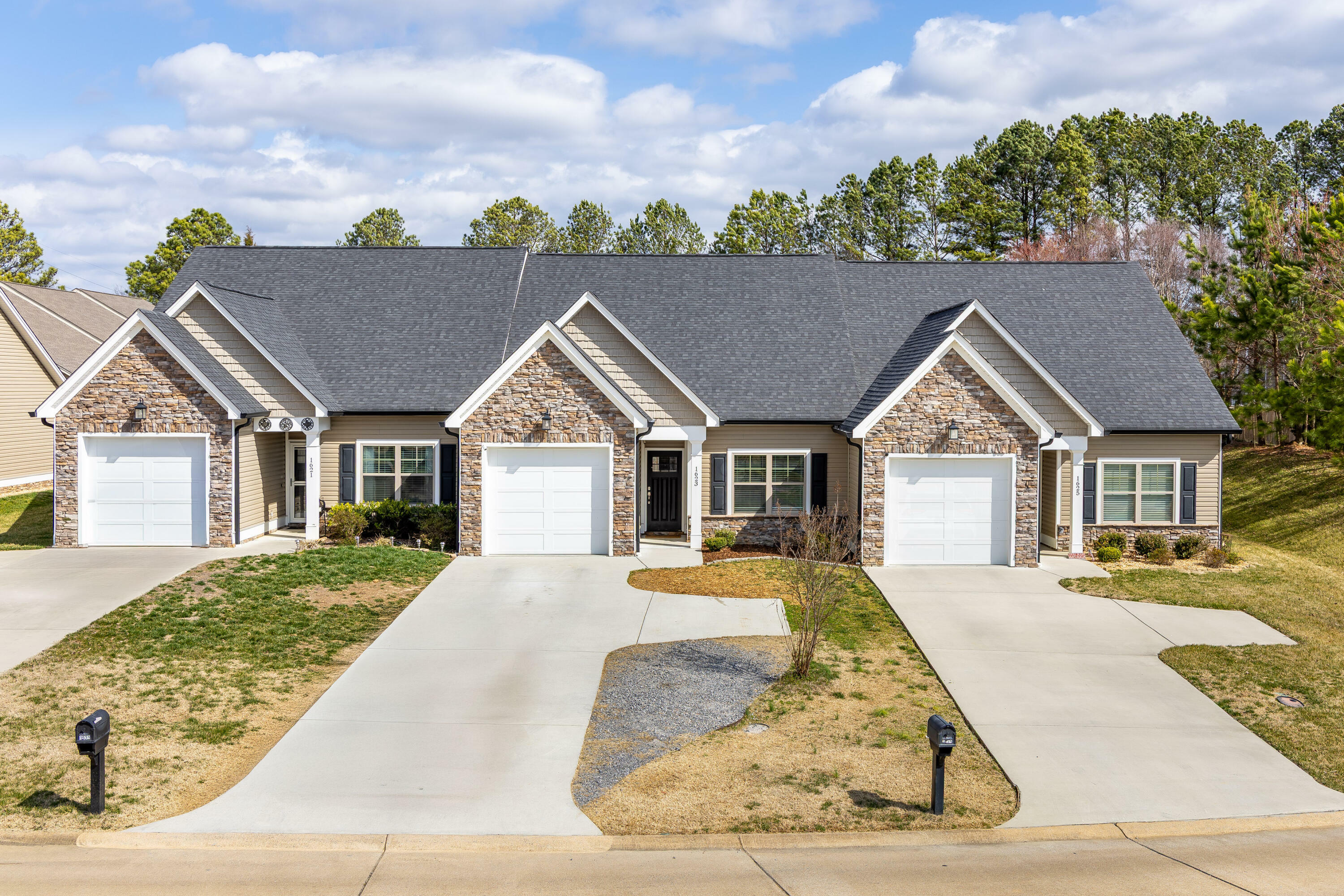 Property Photo:  1623 Stonebriar Drive NE  TN 37312 