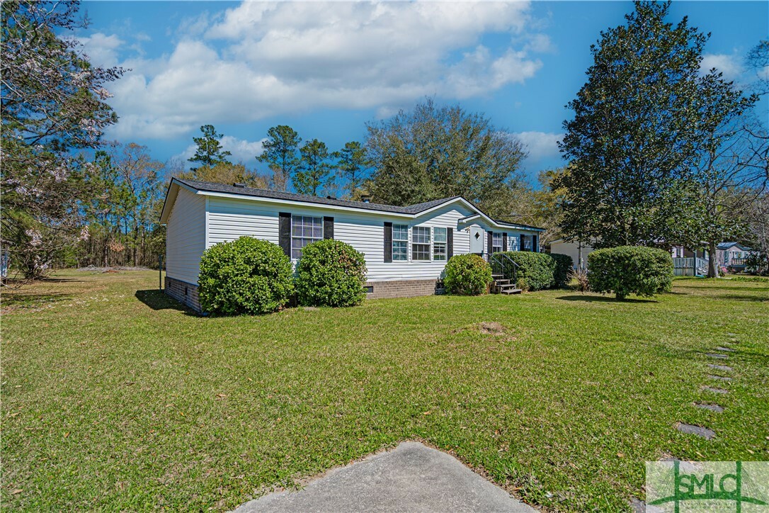 Property Photo:  119 Abbey Drive  GA 31324 