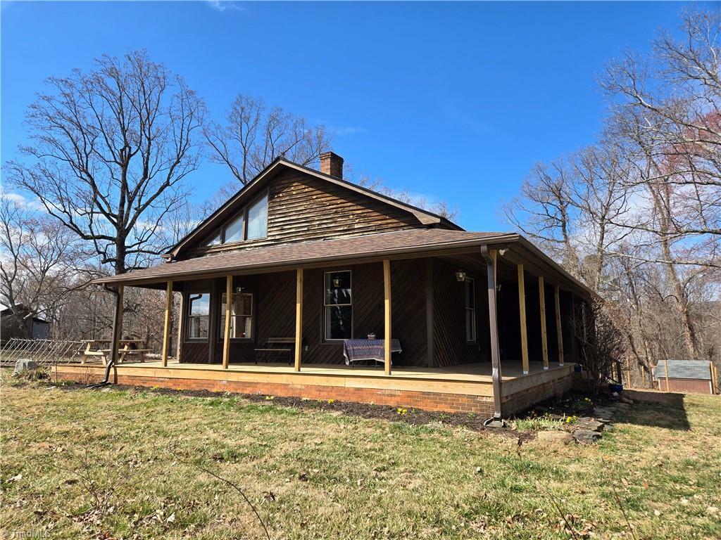 Property Photo: 1077 Flat Shoals Road NC 27021
