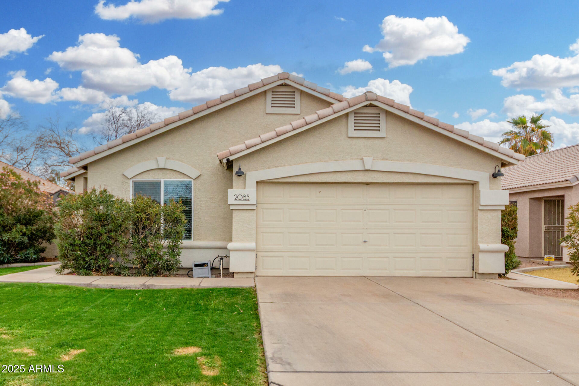 Property Photo: 2083 E Saratoga Street AZ 85296