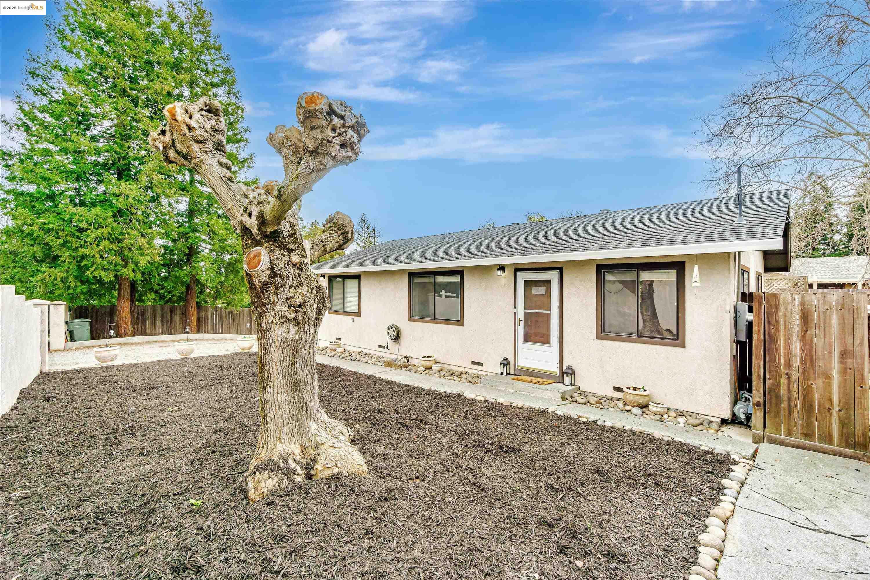 Property Photo: 327 4th Ave CA 94523