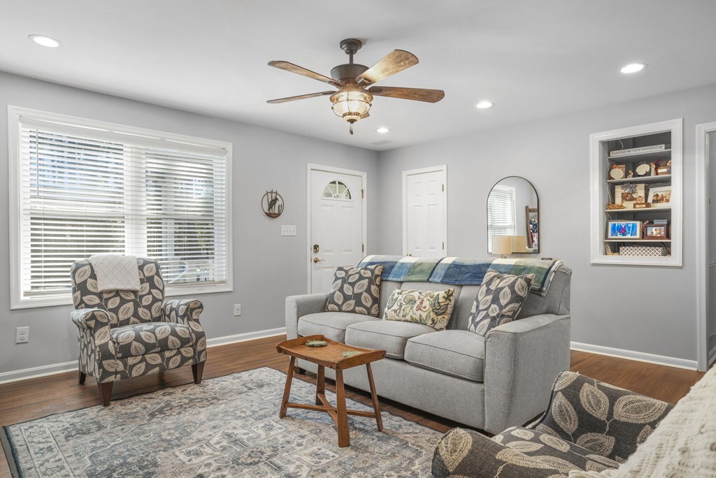Property Photo: 28111 Harbor Rd VA 23410