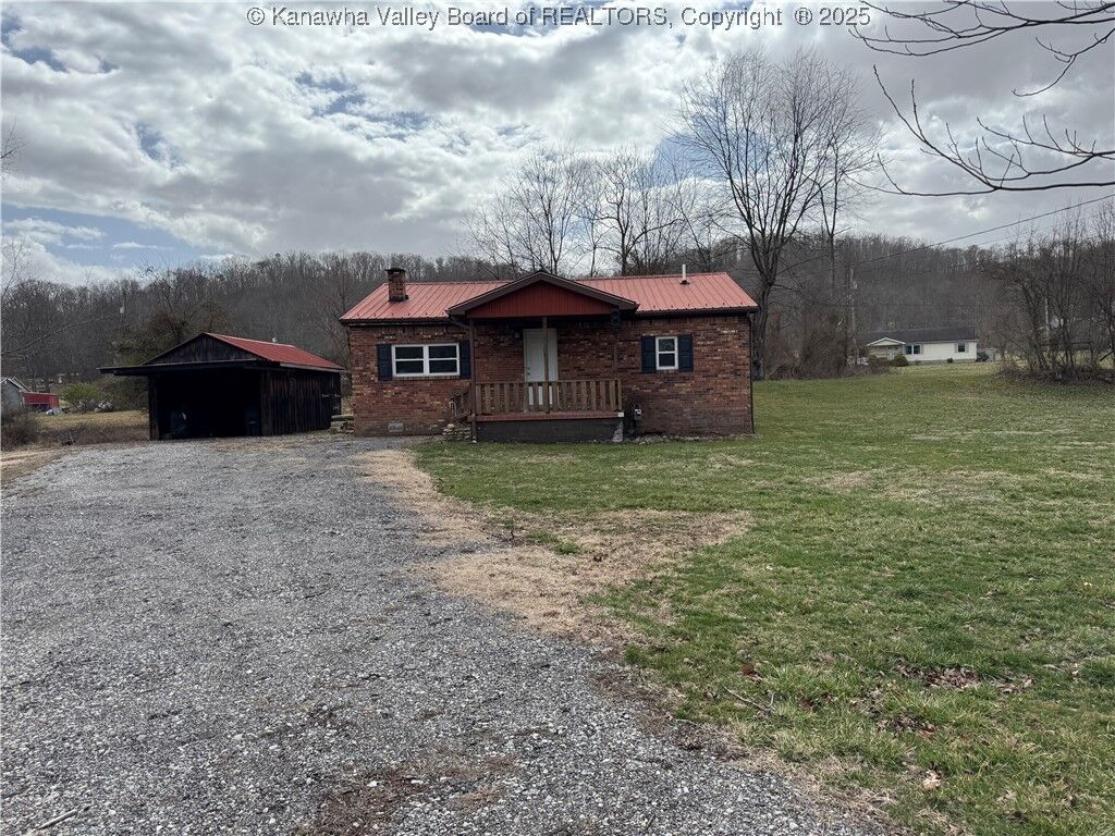 Property Photo:  113 Lee Street  WV 25159 