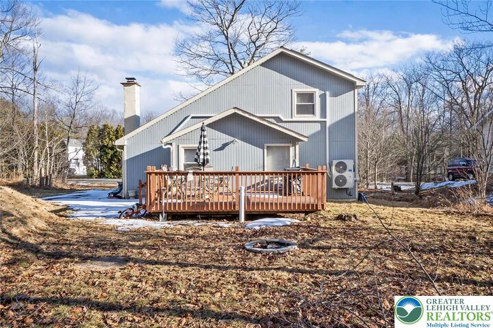 Property Photo: 2144 Onondaga Way PA 18466