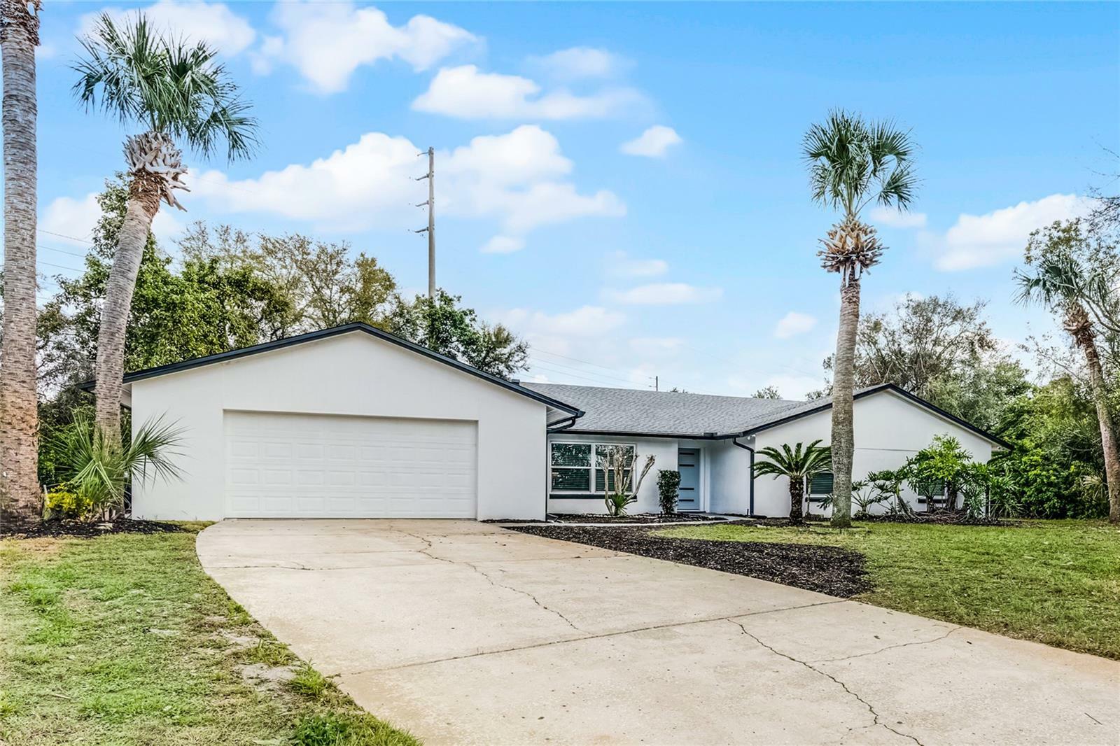 Property Photo:  8908 Turnberry Court  FL 32819 