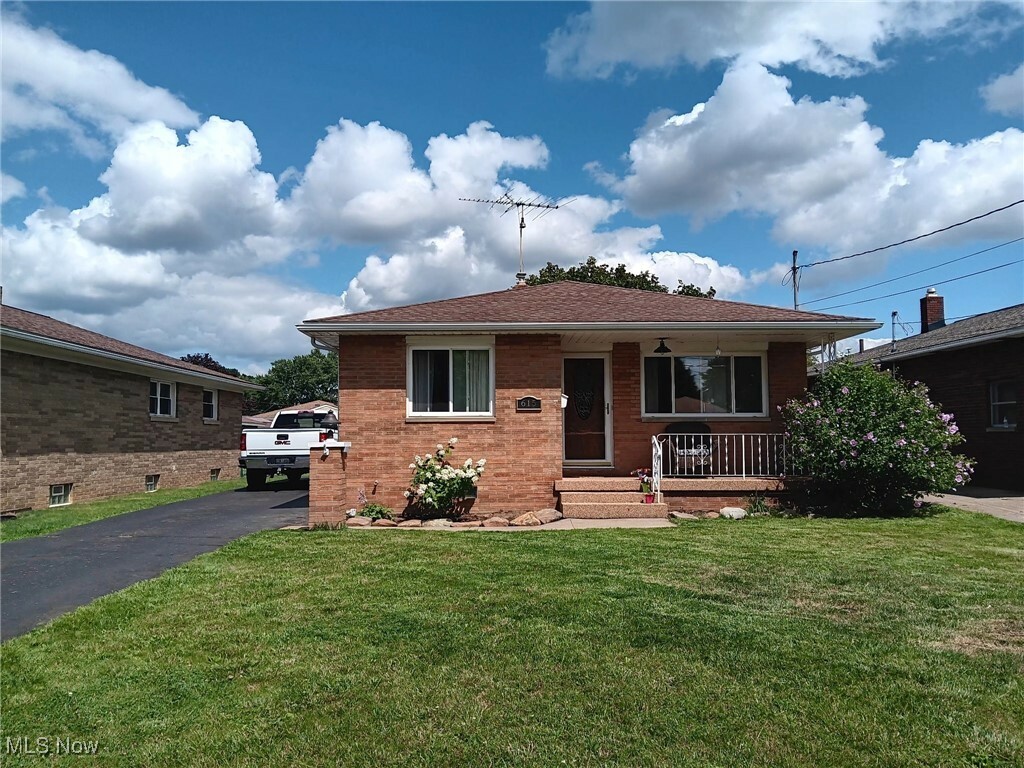 Property Photo: 615 Ingalls Road OH 44312