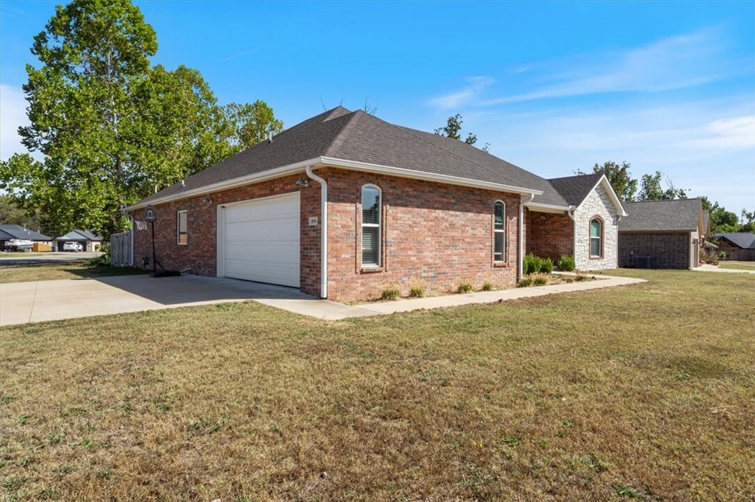 Property Photo:  850 Silver Leaf Lane  AR 72761 