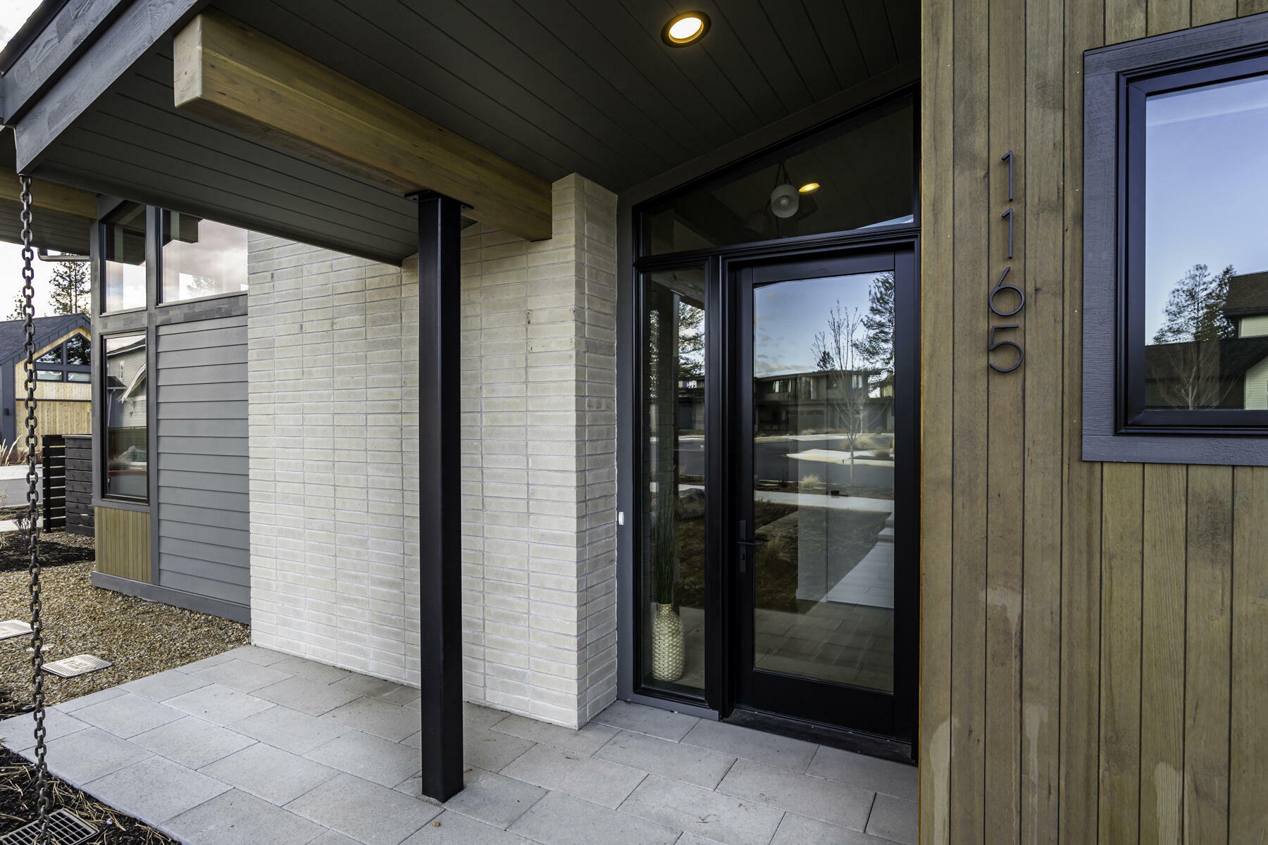 Property Photo: 1165 NW Singleton Place OR 97703