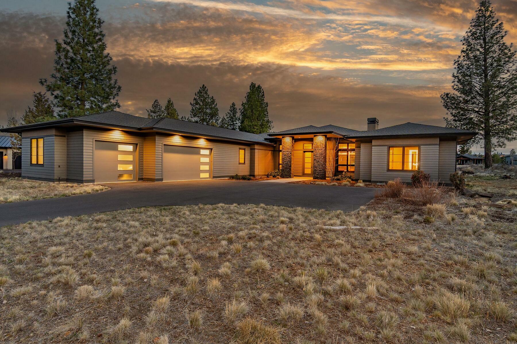 Property Photo: 61547 Hosmer Lake Drive OR 97702