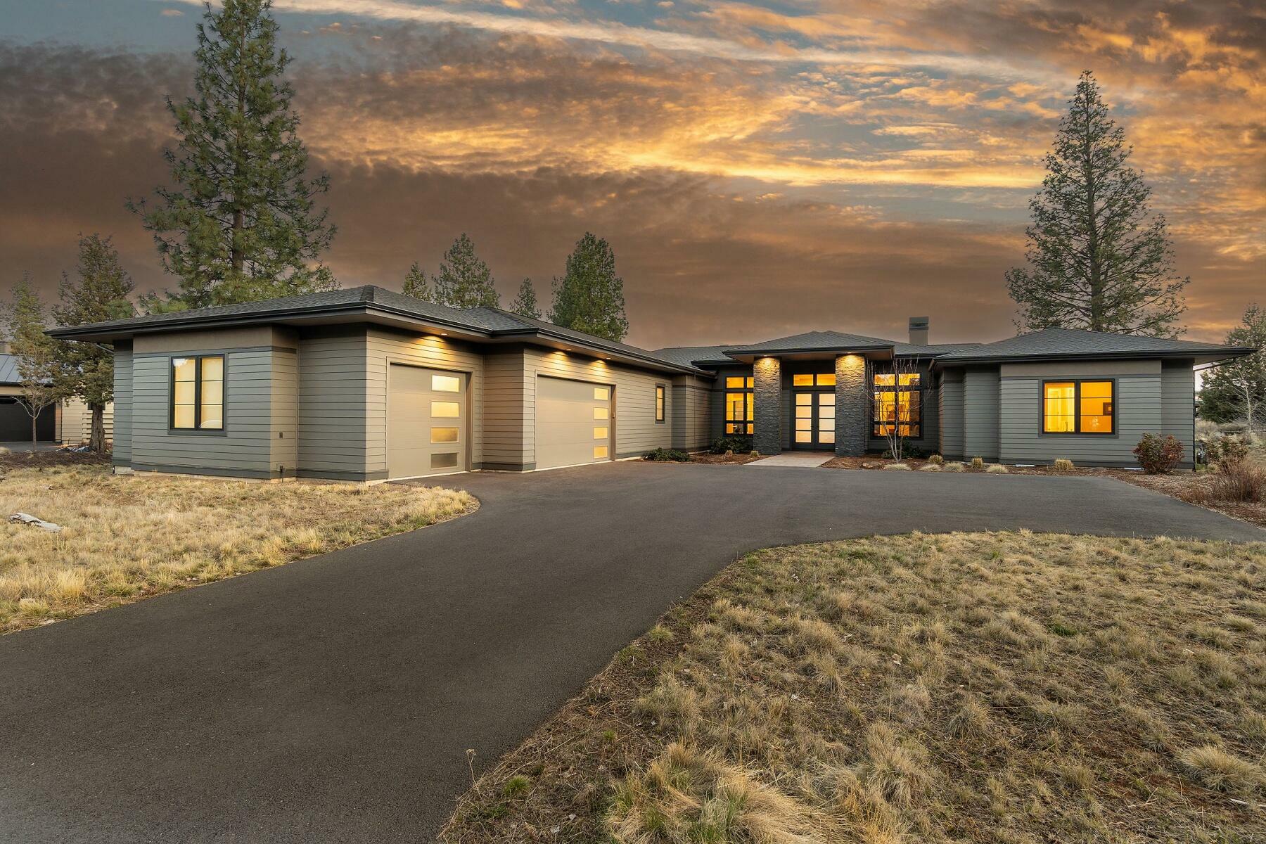 Property Photo:  61547 Hosmer Lake Drive  OR 97702 