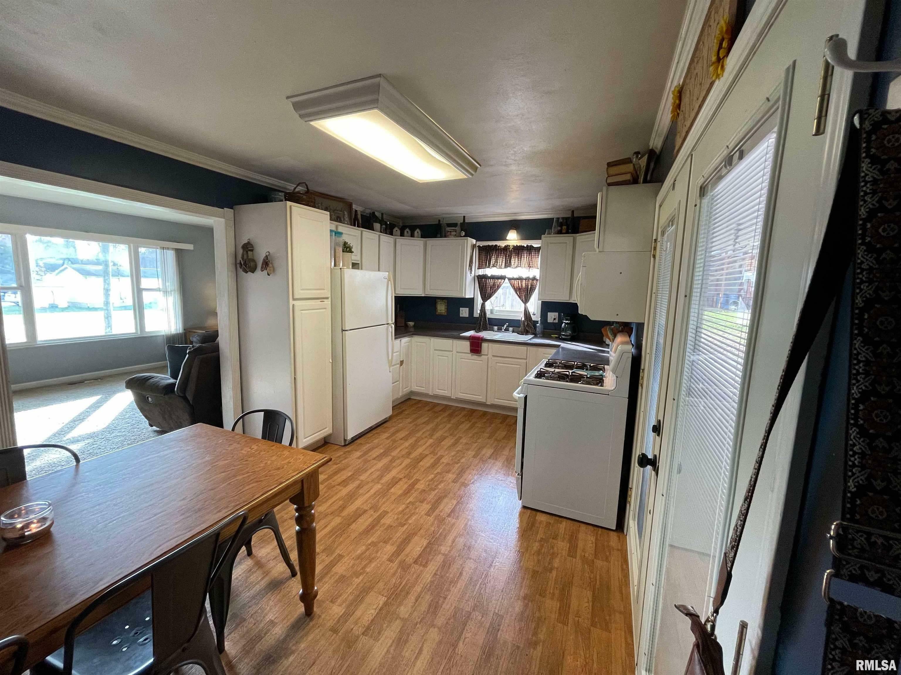 Property Photo:  114 E Oglesby Street  IL 62881 