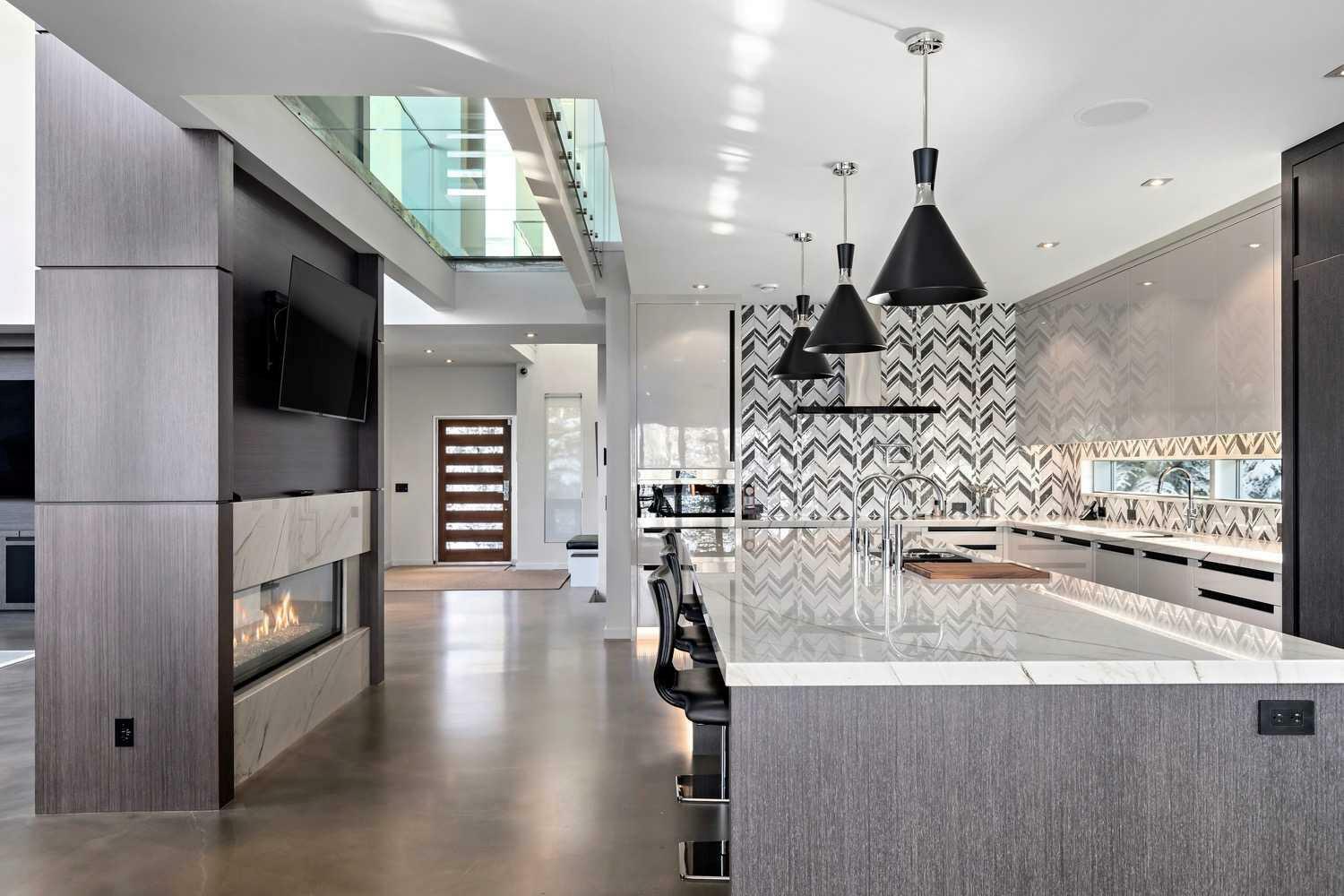 Property Photo: 25 Posthill Drive SW AB T3H 0A8