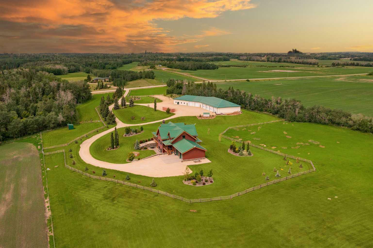 Photo de la propriété: 41115 Range Road 272 AB T4L 2N3