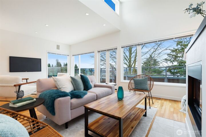 Property Photo:  101 NW 58th Street 14  WA 98107 