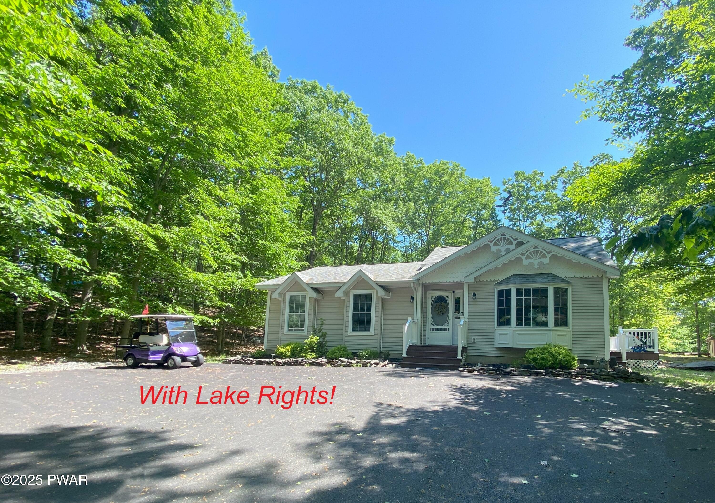 Property Photo: 1026 Cheroquee Terrace PA 18436