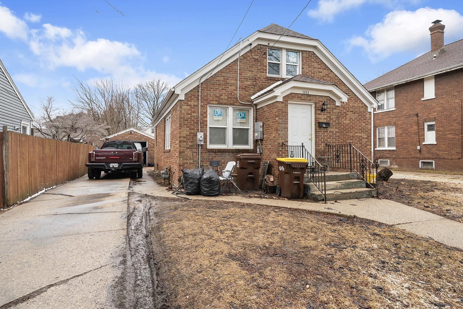 Property Photo: 1253 Holland Street IL 61102