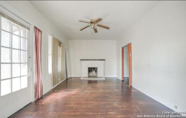 Property Photo:  1639 W Craig Pl  TX 78201 