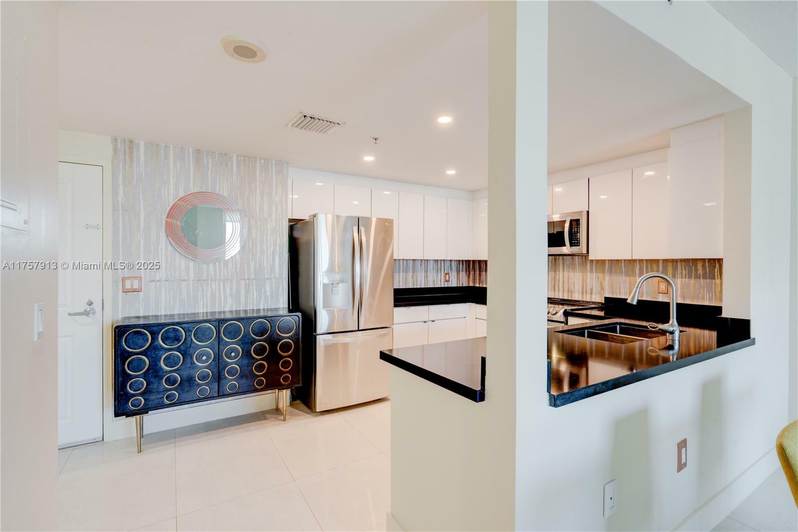 Property Photo:  1250 S Miami Ave 1109  FL 33130 