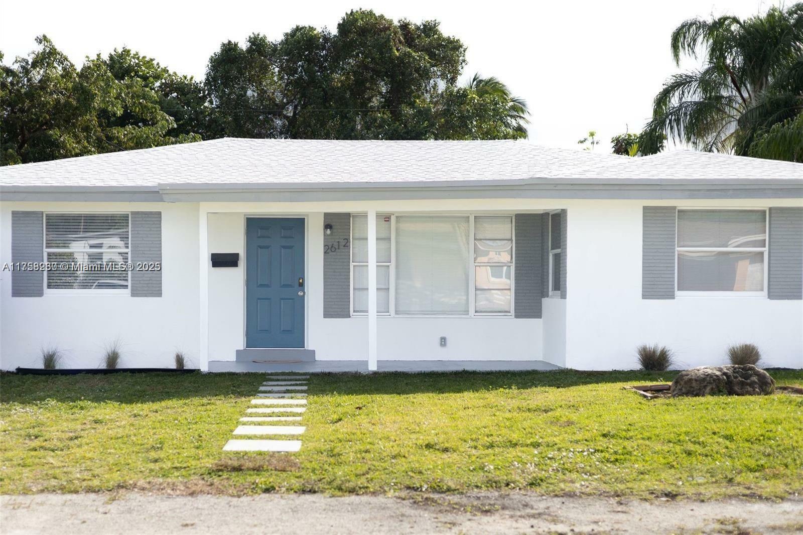 Property Photo: 2612 Rodman St FL 33020