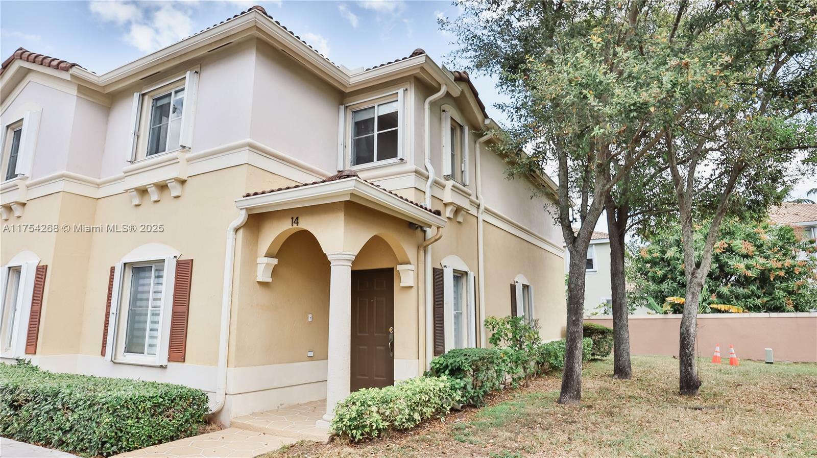 Property Photo:  8822 W Flagler St 14  FL 33174 