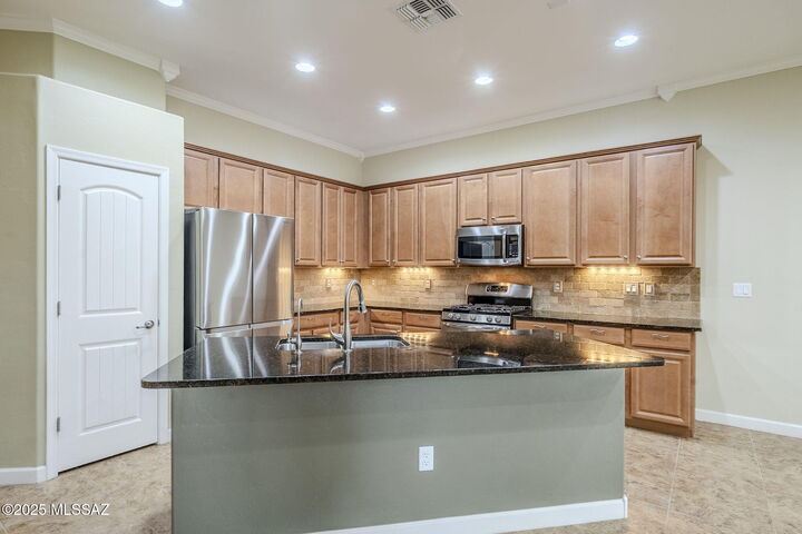 Property Photo: 12692 N Sunrise Shadow Drive AZ 85658