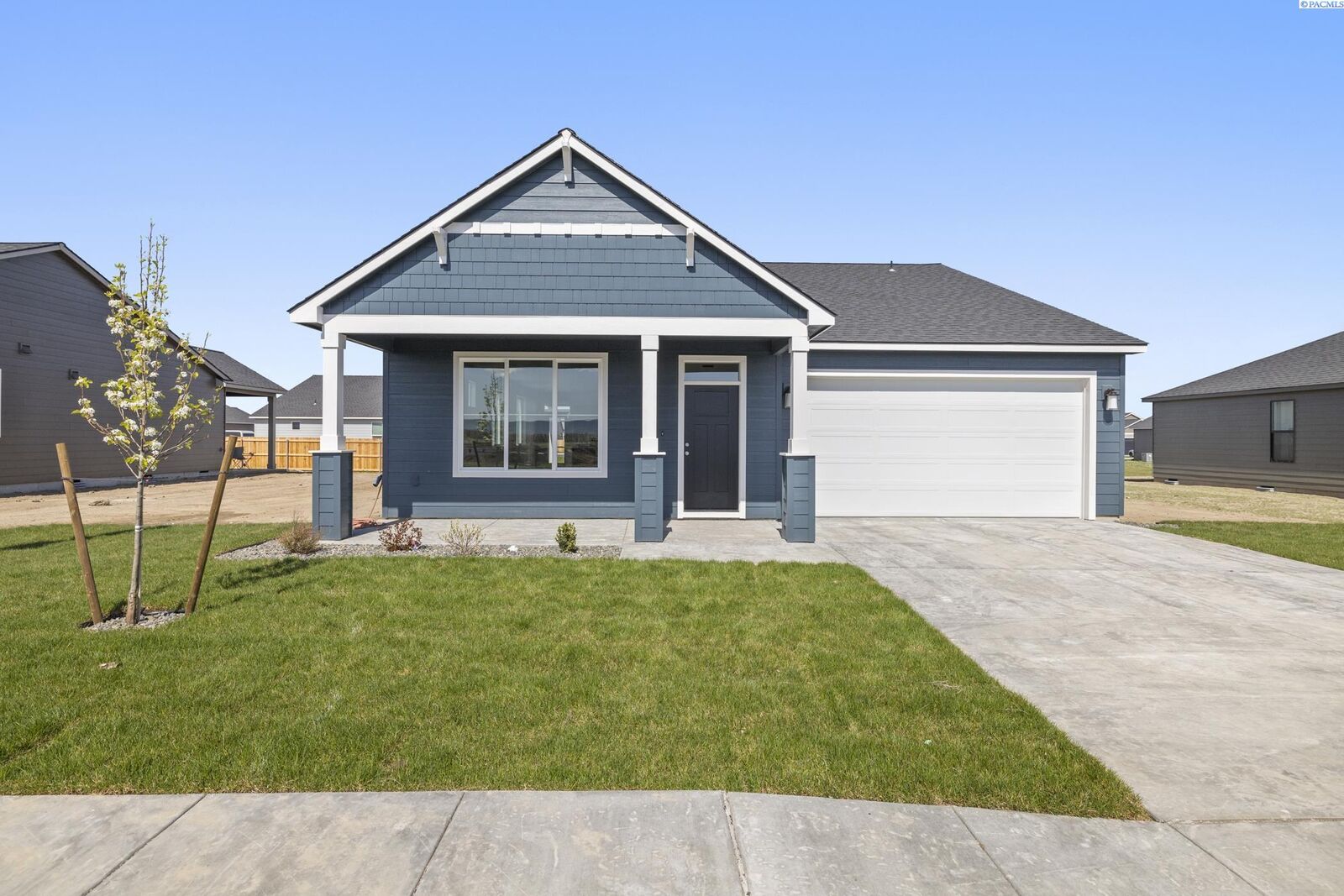 Property Photo: 313 Amberly Ave WA 98930