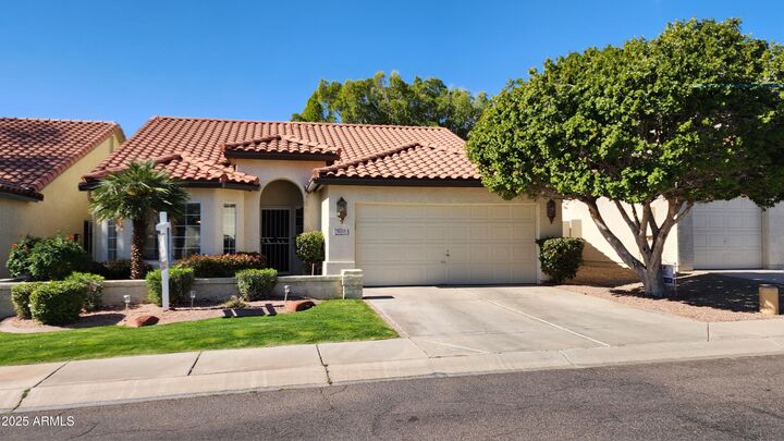 Property Photo:  5055 E Paseo Way  AZ 85044 