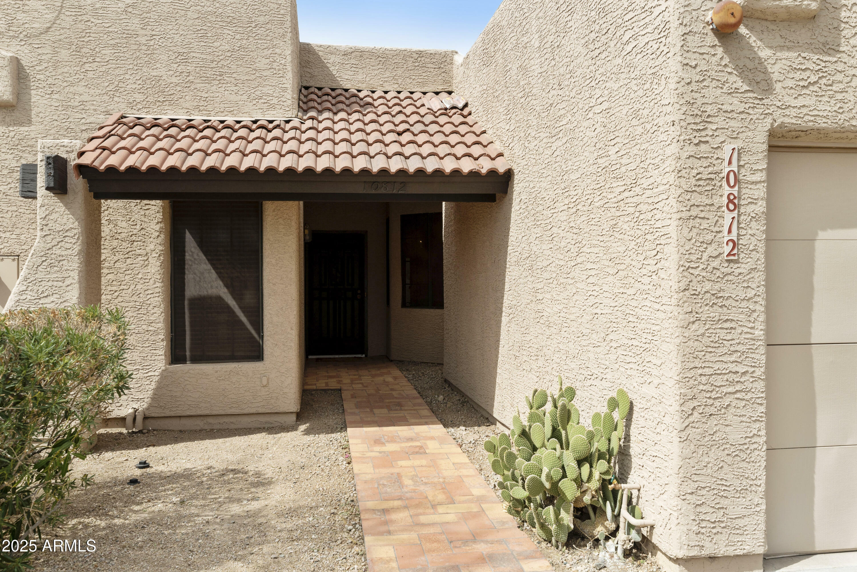 Property Photo: 10812 N 117th Place AZ 85259