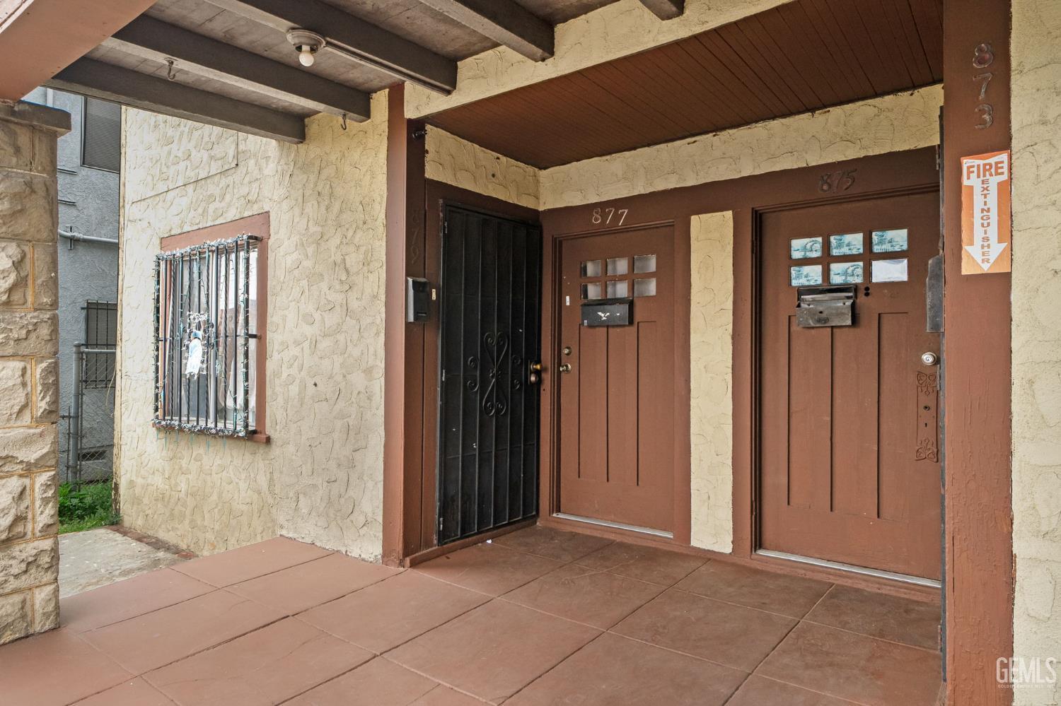 Property Photo:  873 W Vernon Avenue  CA 90037 