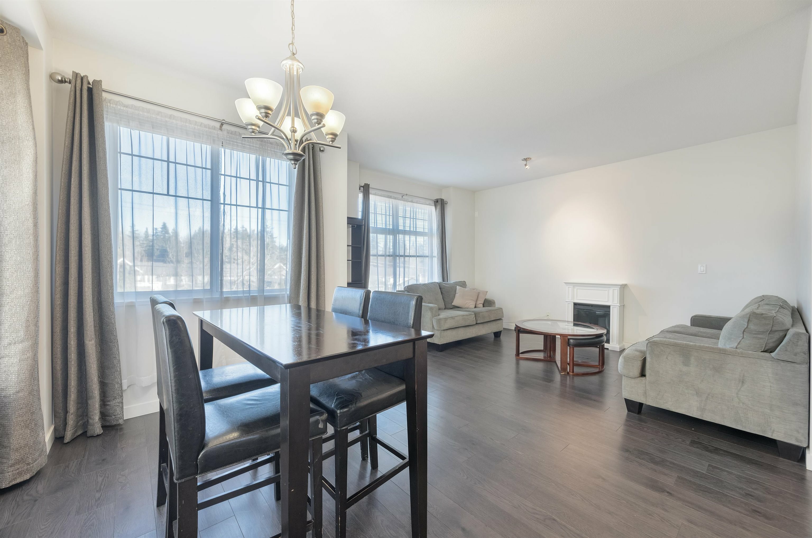 Photo de la propriété:  15788 104 Avenue 14  BC V4N 6M6 