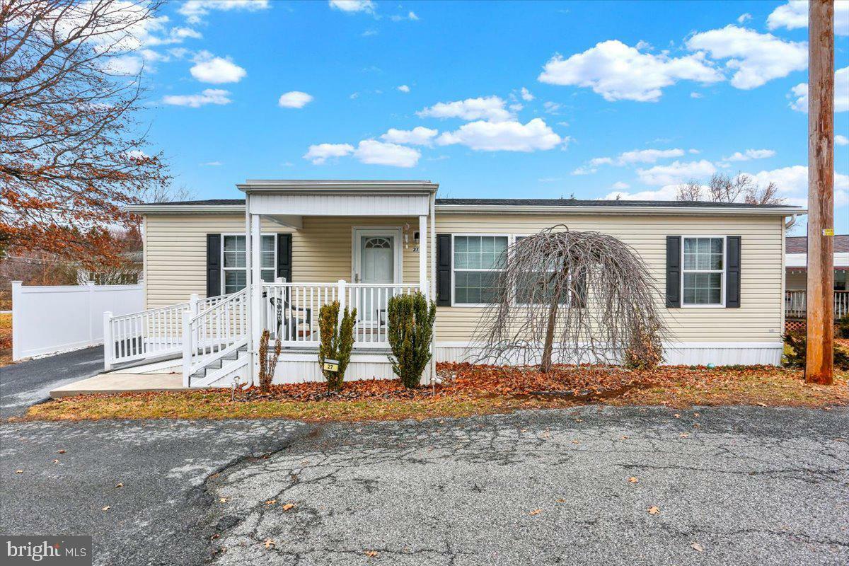 Property Photo:  27 Valley View Court  PA 19522 