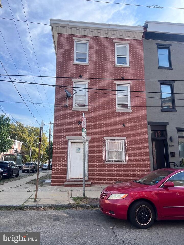 861 Perkiomen Street  Philadelphia PA 19130 photo