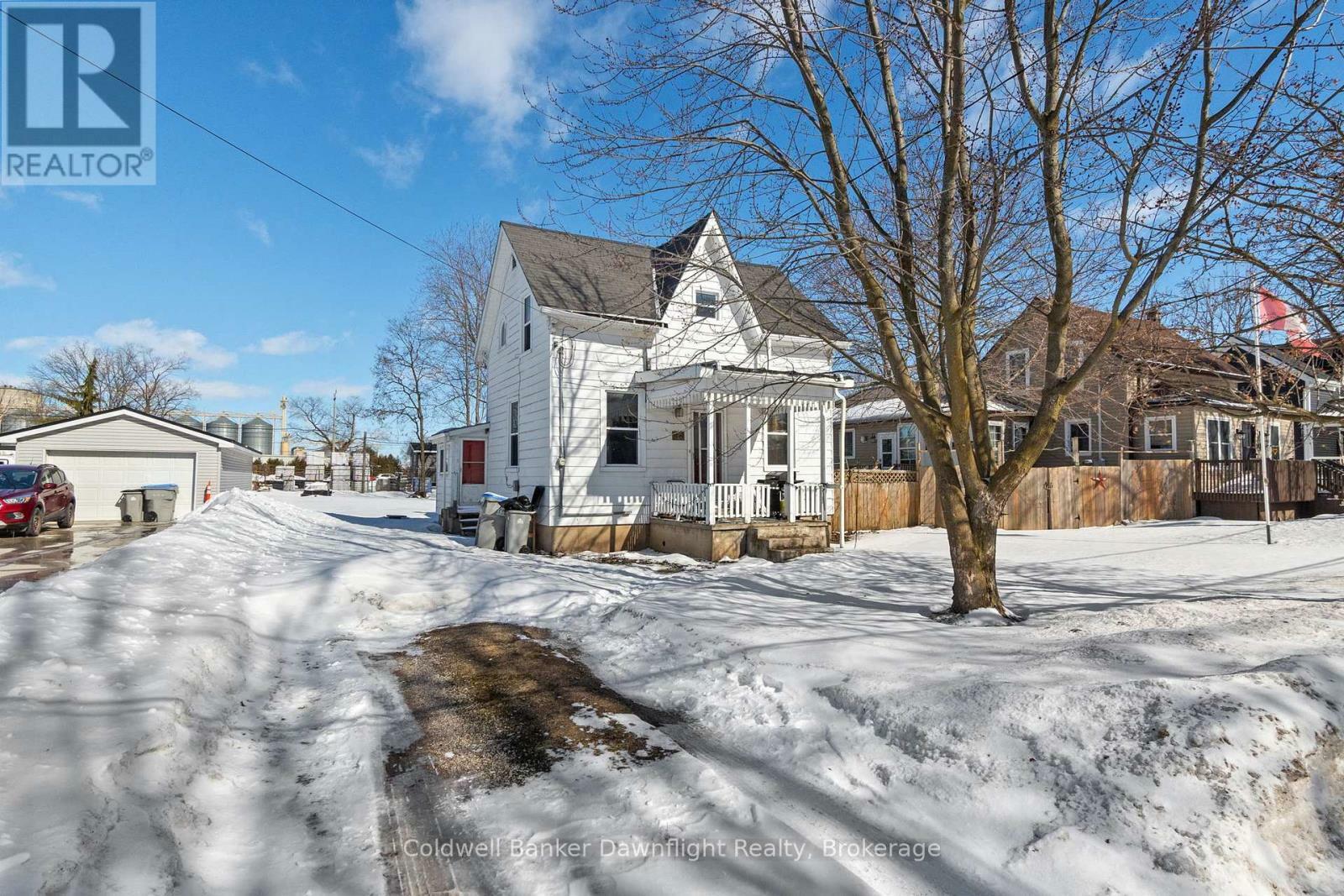 Property Photo:  88 Richmond Street North  ON N0M 1X0 