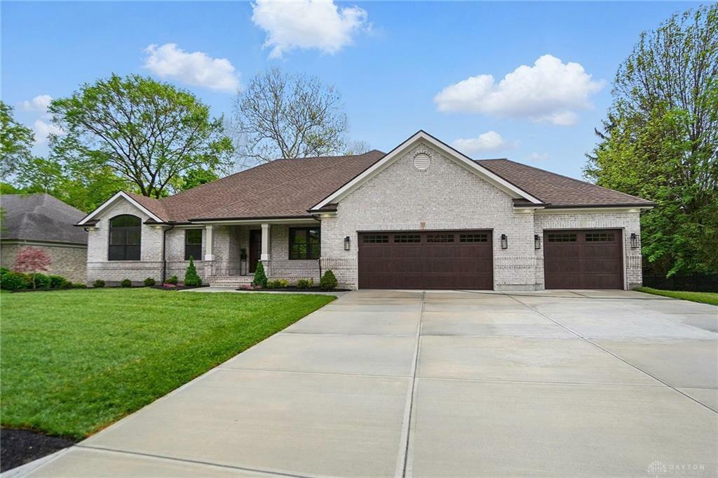 Property Photo: 6976 Rosecliff Place OH 45459