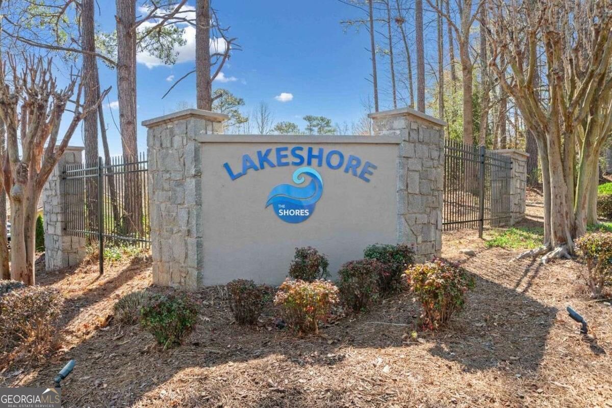 Property Photo:  826 Shore Drive  GA 30058 