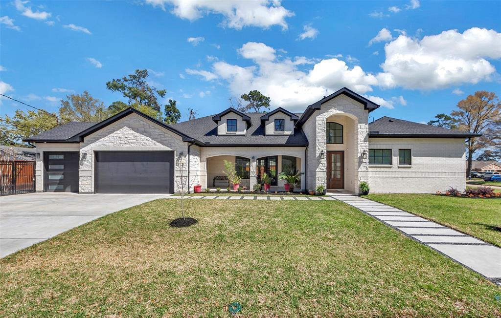 Property Photo: 1522 Maux Drive TX 77043