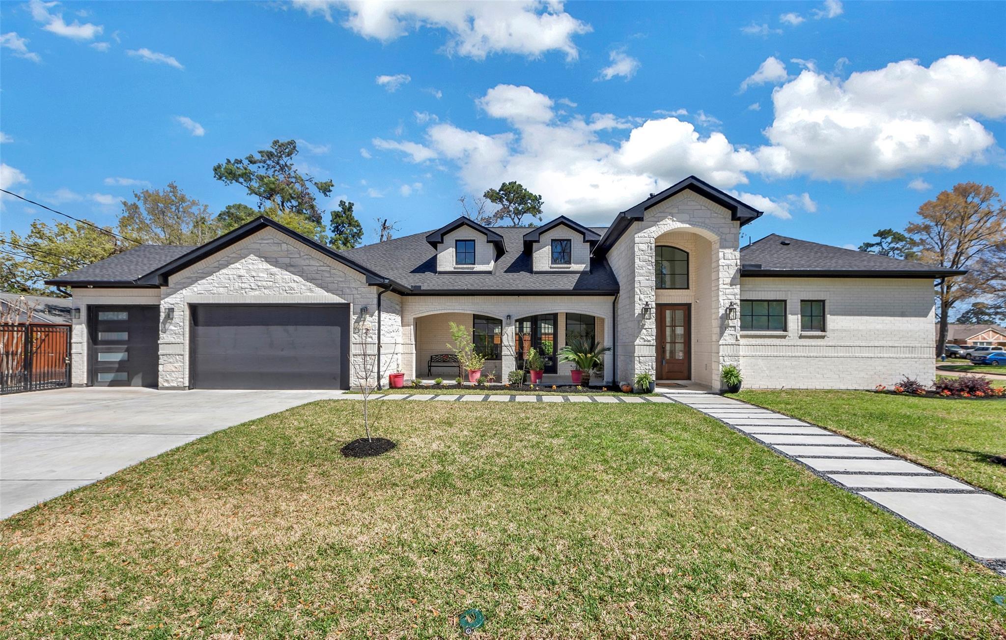 Property Photo: 1522 Maux Drive TX 77043