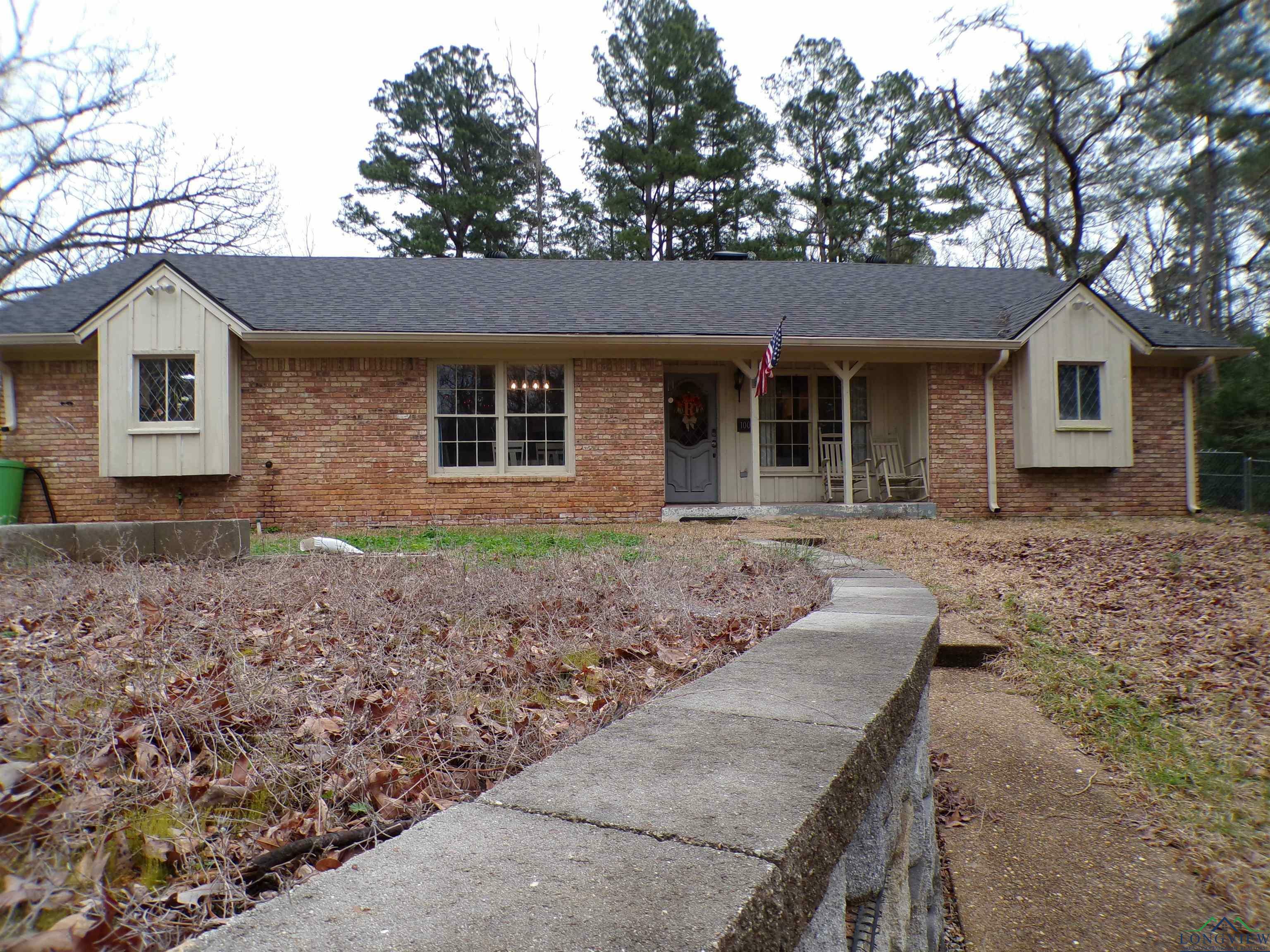 Property Photo:  1006 E Lake Dr.  TX 75647 