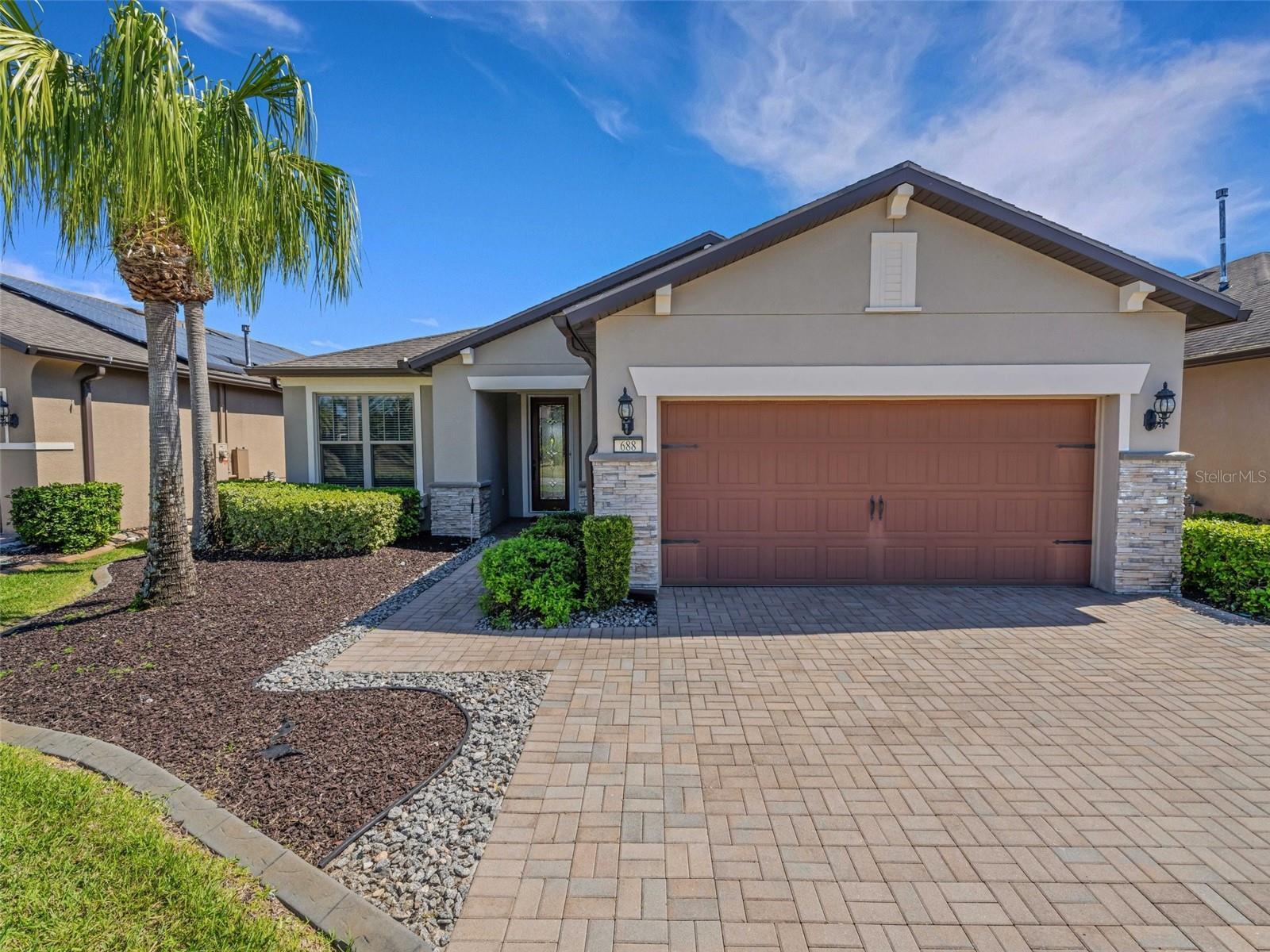 Property Photo: 688 Cordoba Drive FL 33837