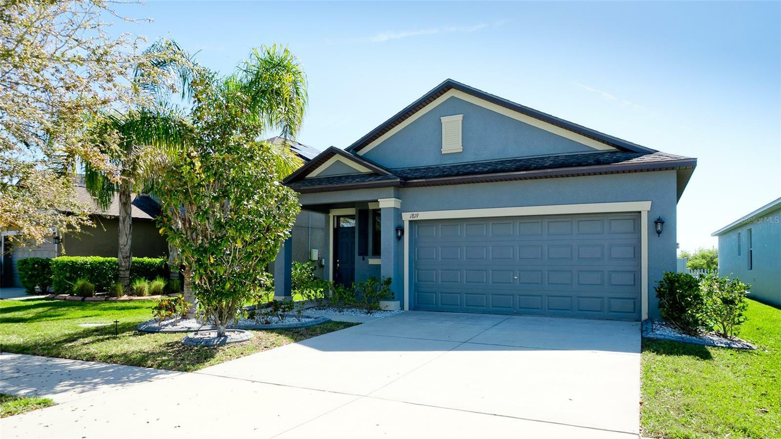 Property Photo: 1819 Redmond Brook Lane FL 33570
