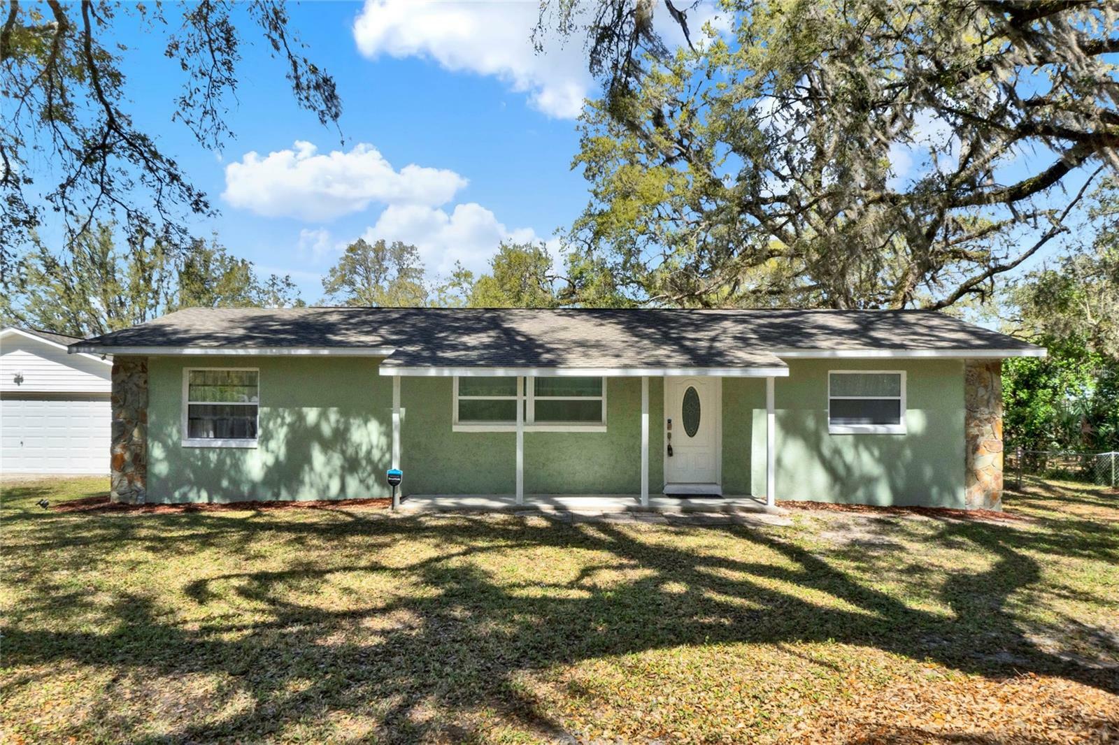 Property Photo:  2918 Cr519a  FL 33521 