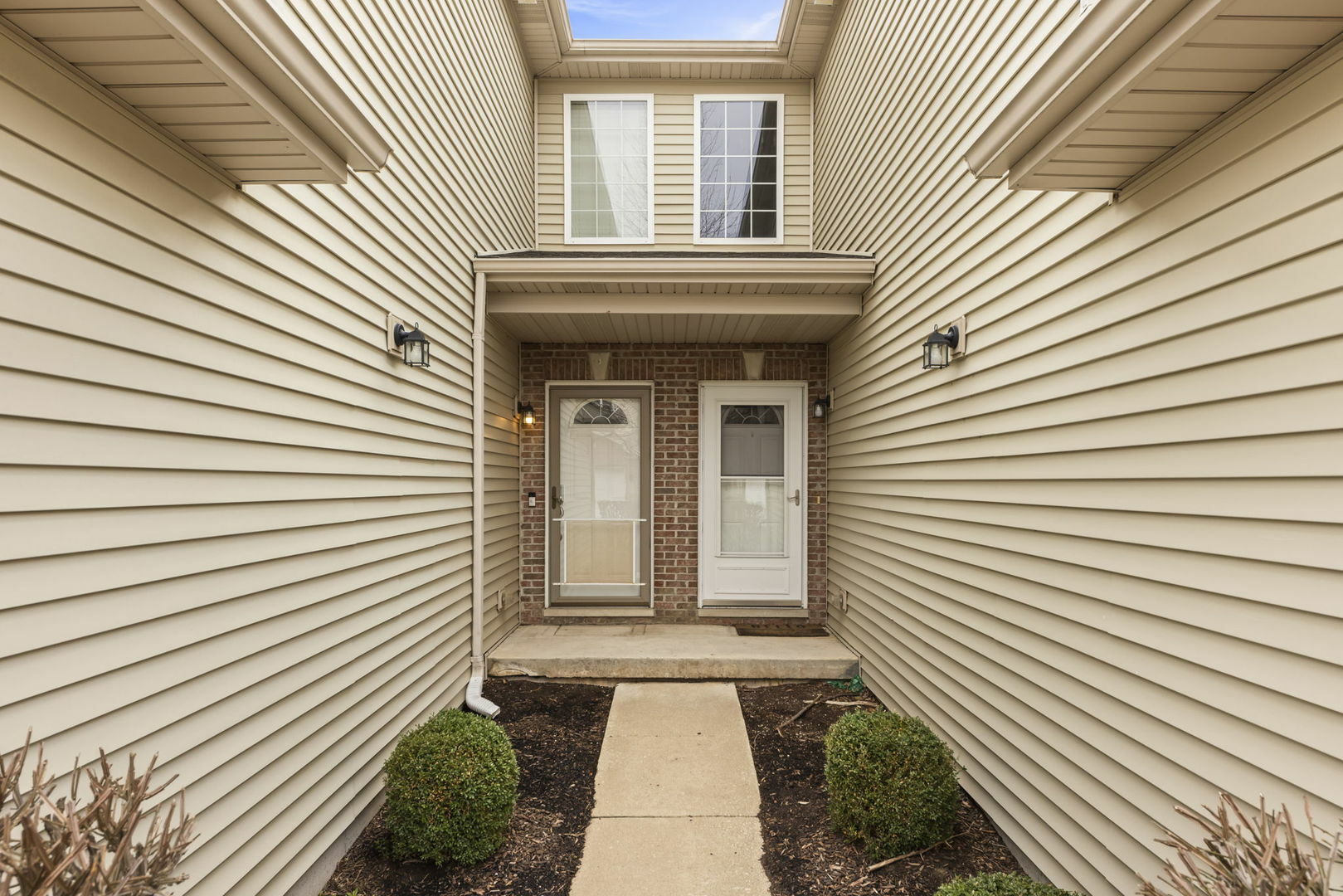 Property Photo: 269 Bent Grass Circle C IL 60115